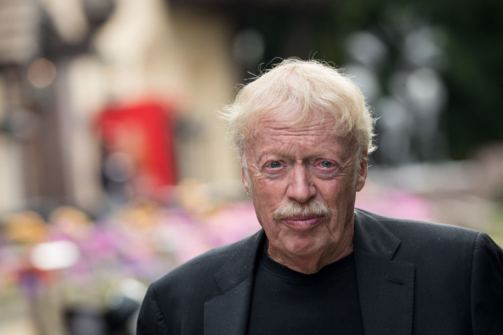 phil-knight-nike-co-founder-army-veteran