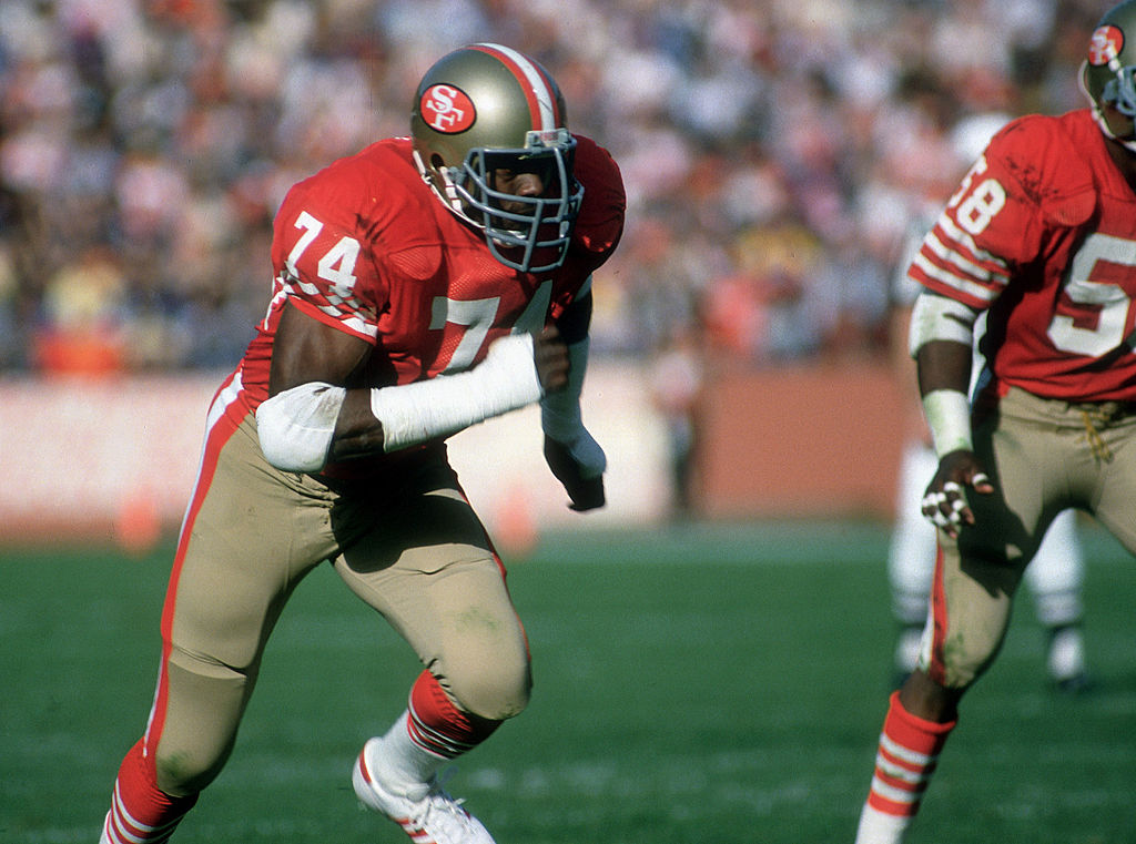 San Francisco defensive end Fred Dean (74) rushes from the right side. The 49ers defeated the Buccaneers 24-7 at Candlestick Park, San Francisco, CA on November 25, 1984.