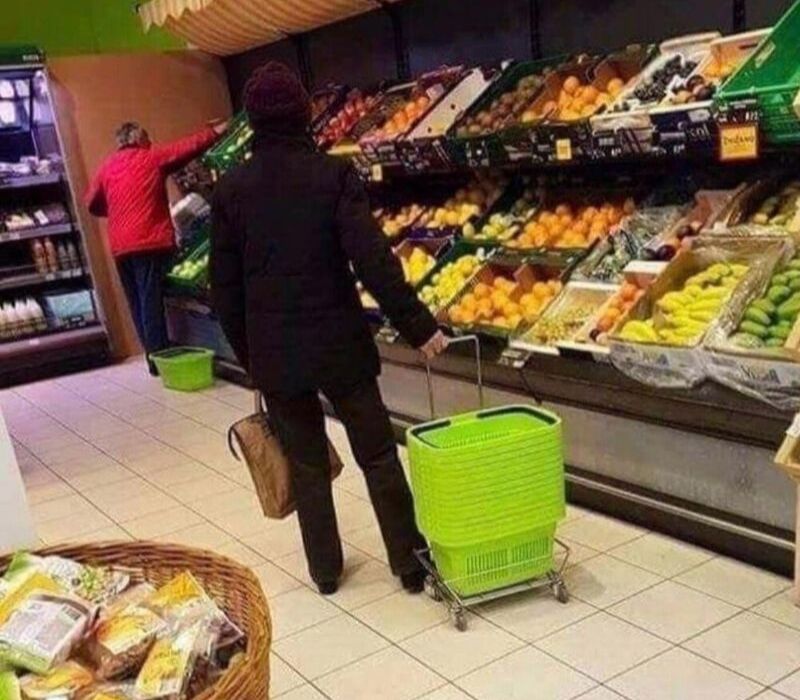 shopper with buckts
