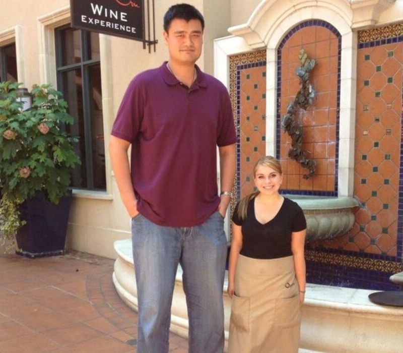 yao and waitress
