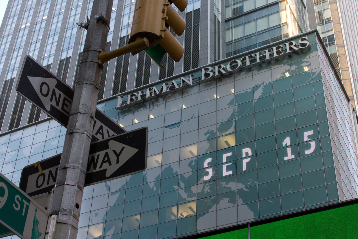 This photo, which includes a stop light facing the Lehman Brothers sign and a one way sign, was taken from 49th street and 7th Avenue.