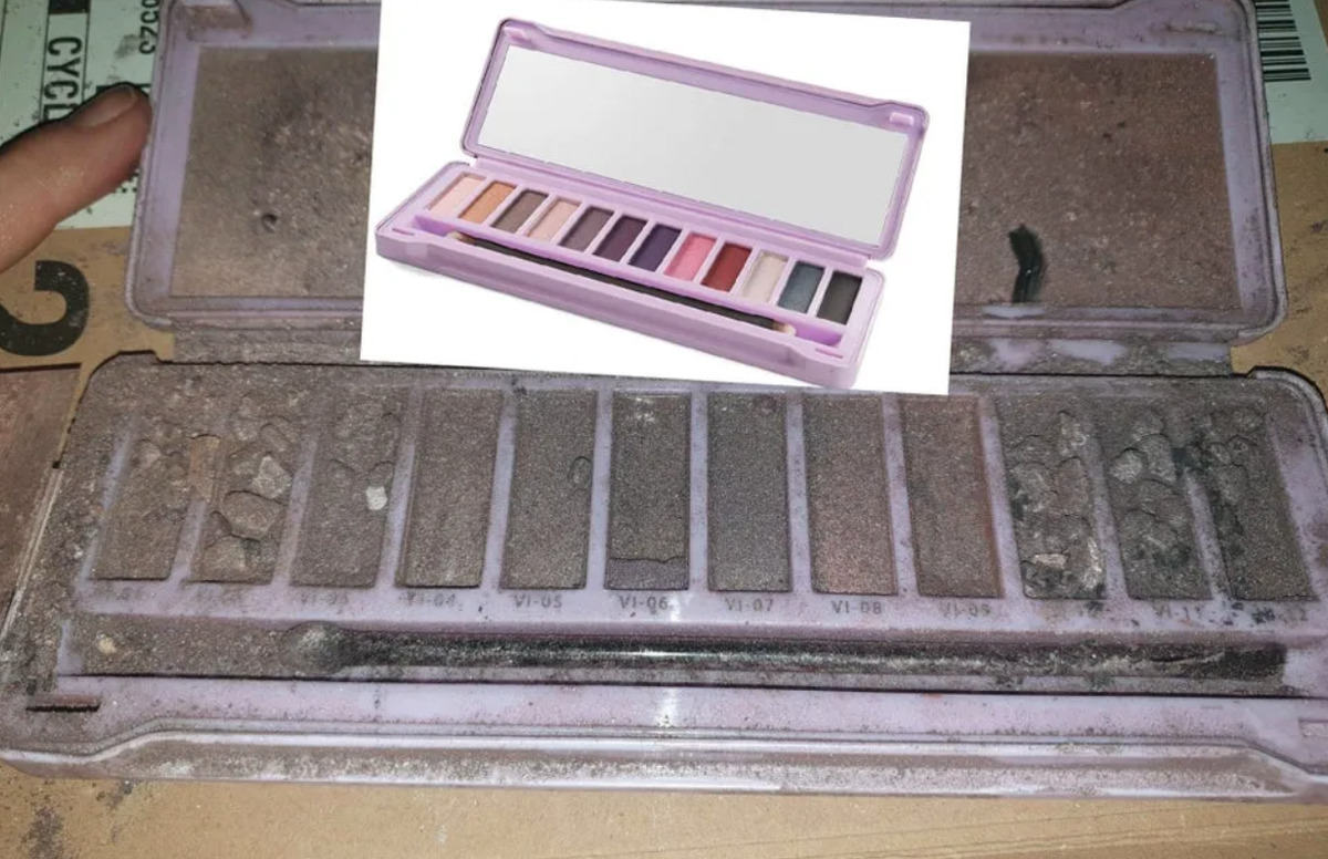 online photo of eye shadow palette vs what showed up is starkly 