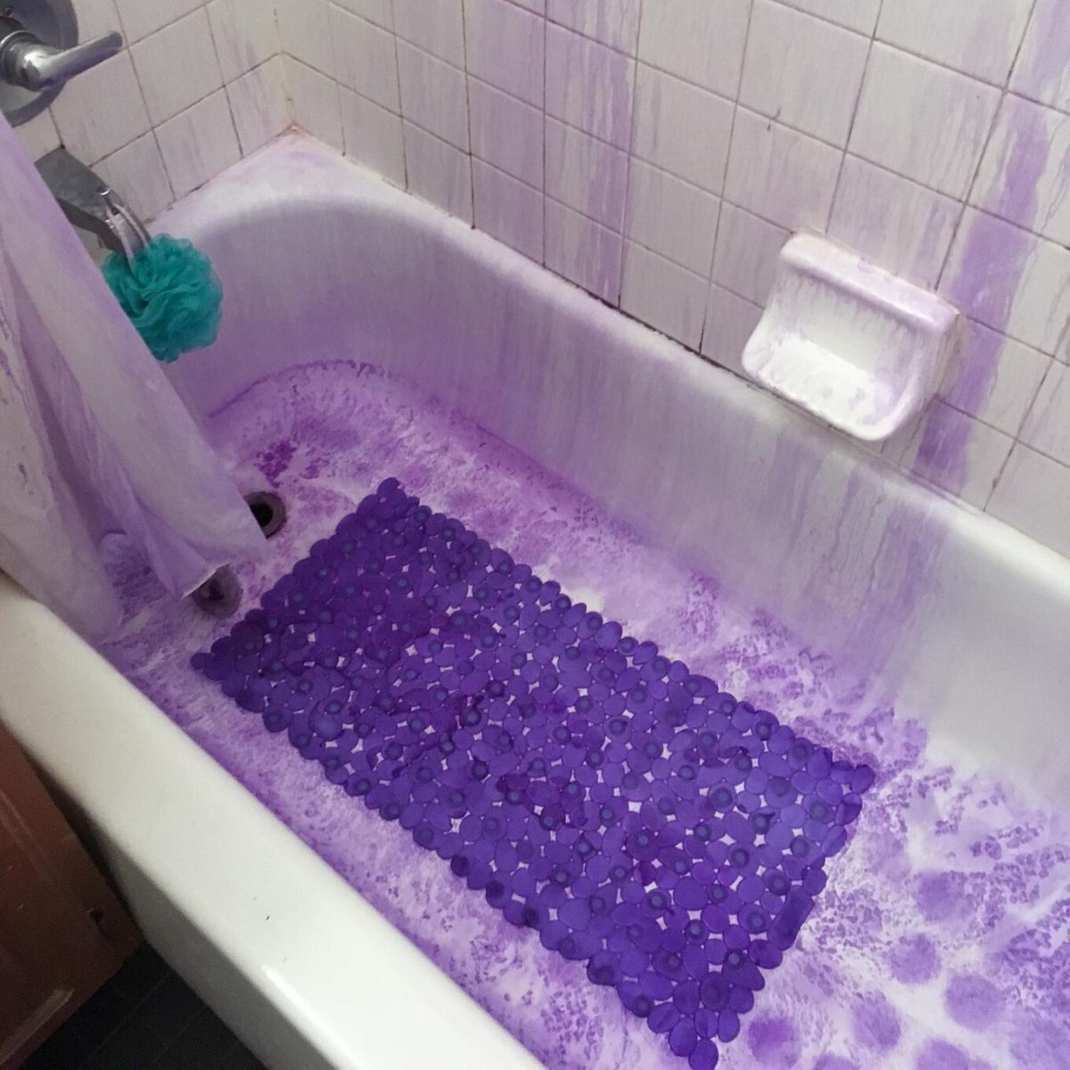 roommate who dyed her hair and the bathroom