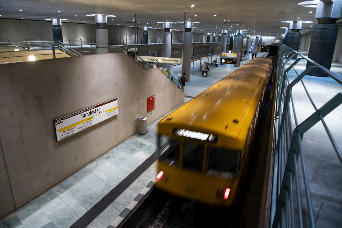 subway wagons on platform