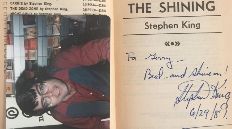 a picture of Stephen King in a signed book