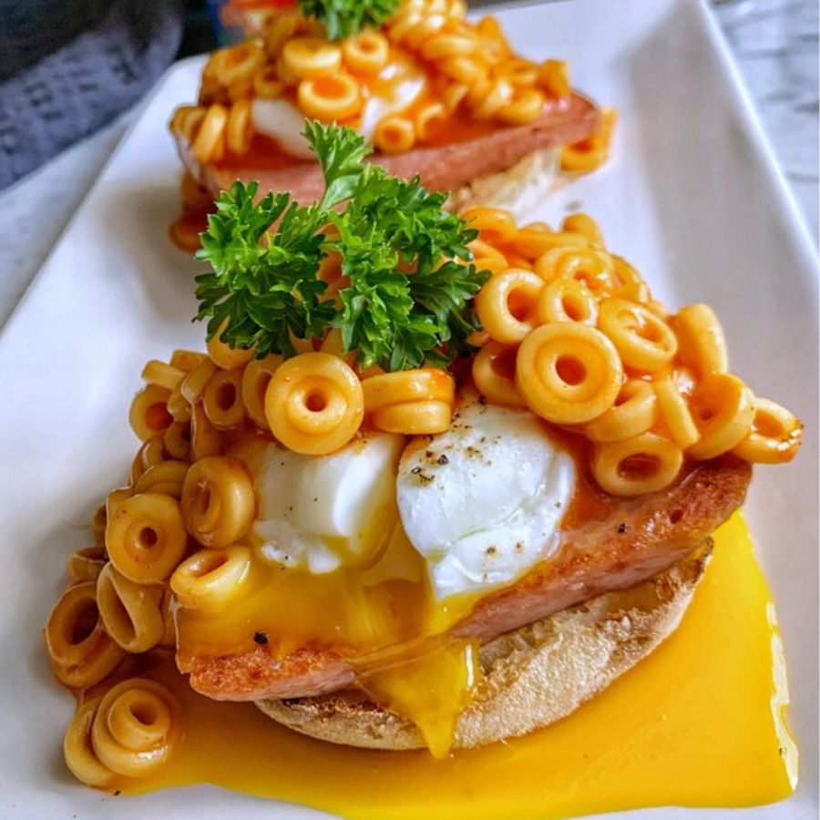 eggs benedict with spam and spaghetti