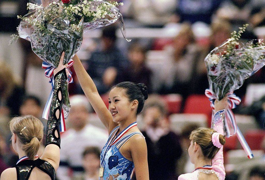 michelle kwan holding flowers