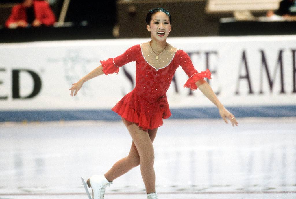 michelle kwan performing a routine