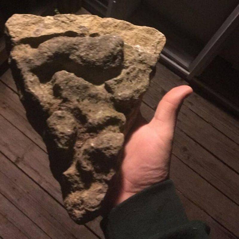 a rock that looks like pizza