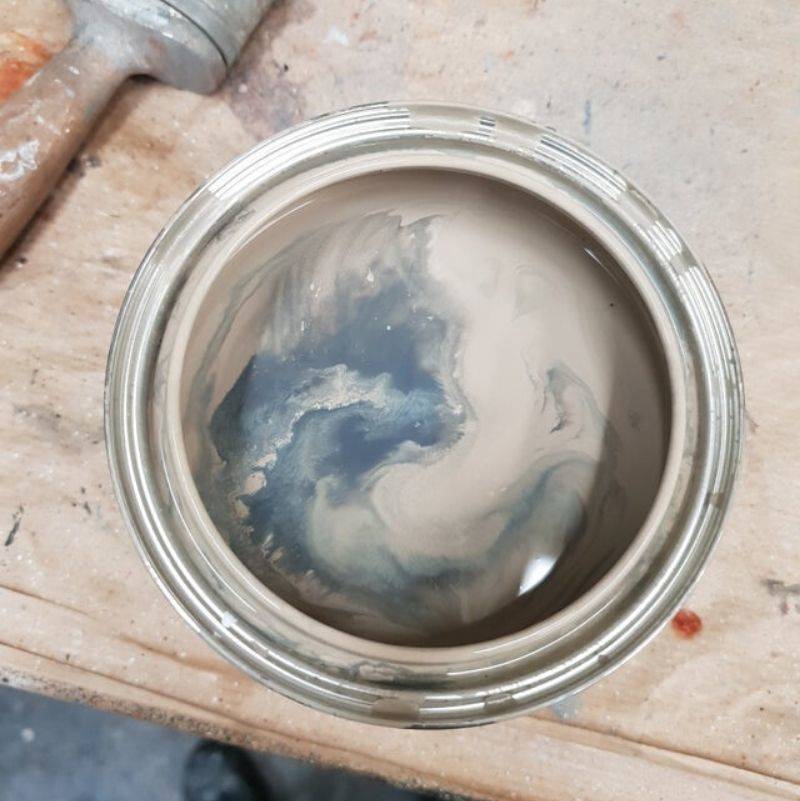 paint in a can looks like a cat