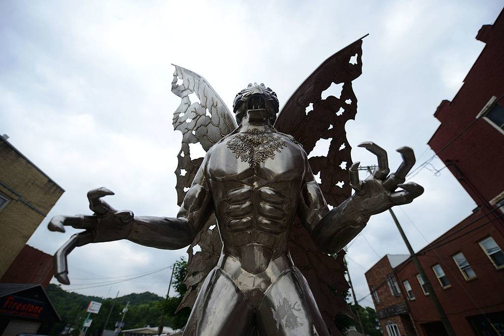 Statue of Mothman -171019547