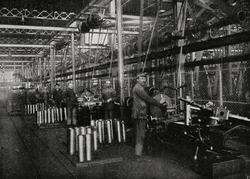 Medium caliber grenades inner chamber borehole with special revolver machines