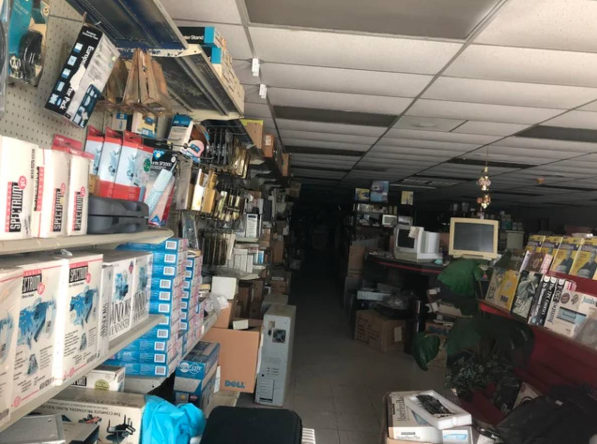 computer store from 2002