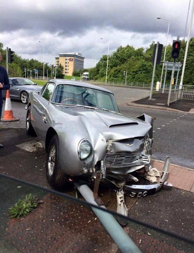 crashed aston martin