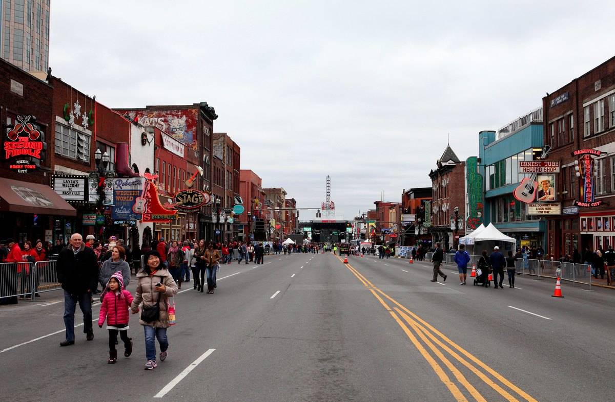 broadway downtown nashville