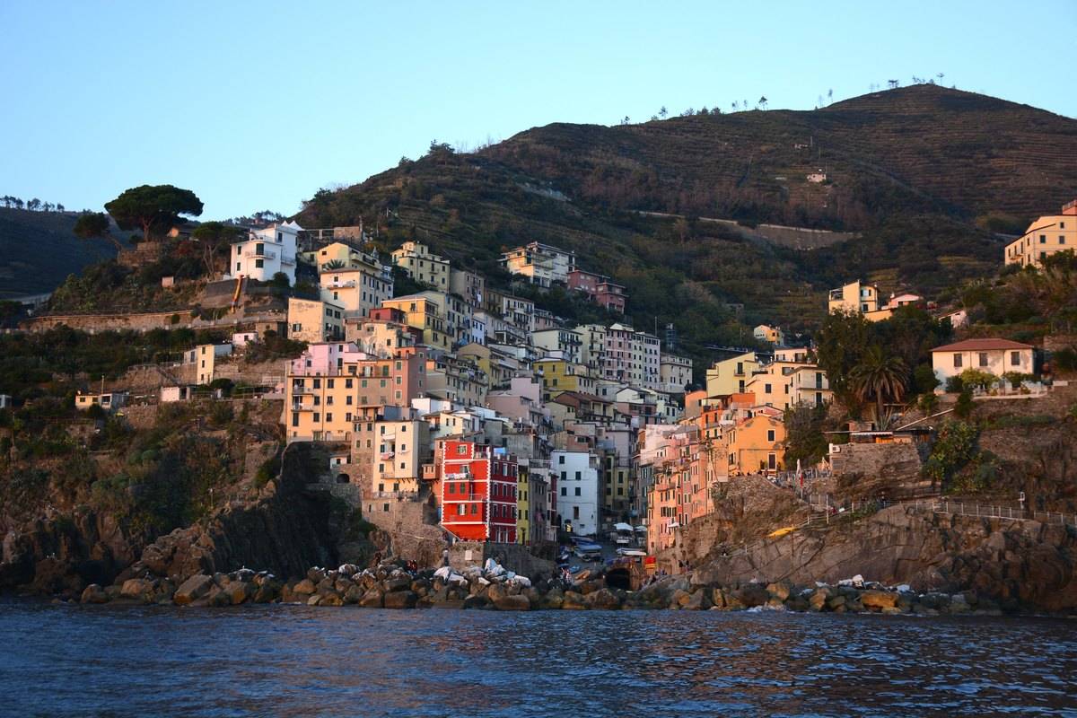 cinque terre riomaggiore northwest coast