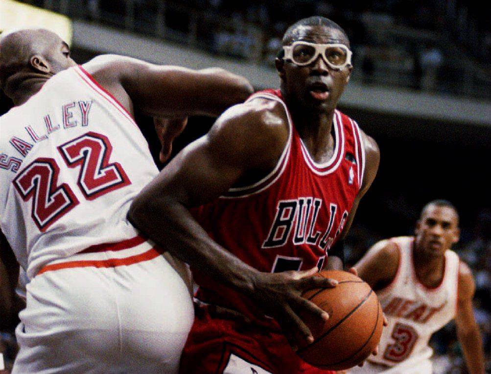 Chicago Bulls Horace Grant wearing sport goggles