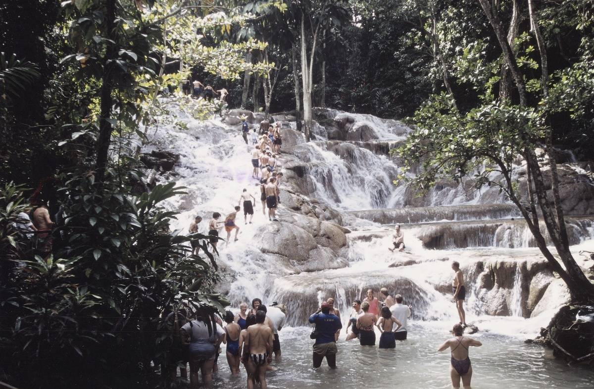 dunns river falls jamaica