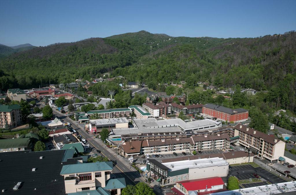 panoramic view of the buildings and green mountains in Gatlinburg, Tennessee
