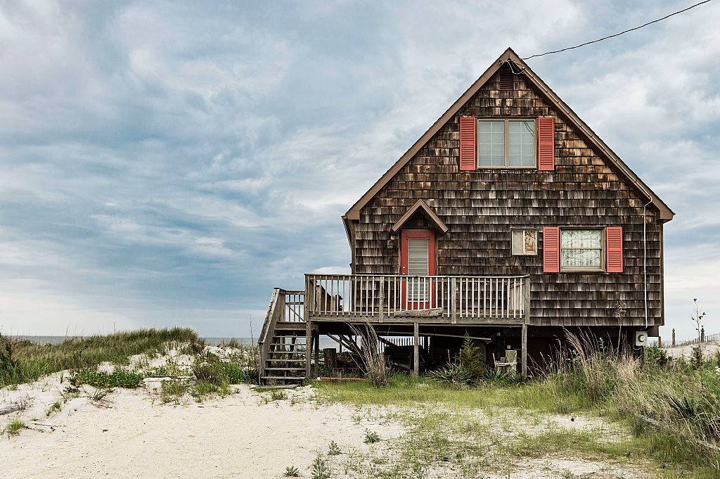 a rustic beach house in Milton, Delaware