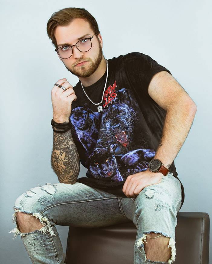 photo-1570563520843-84878f00baef