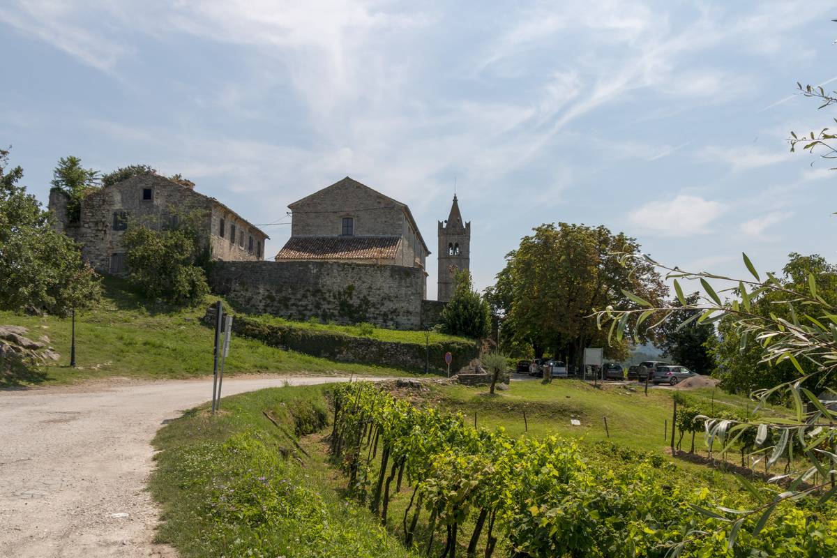 croatia hum city smallest city in world