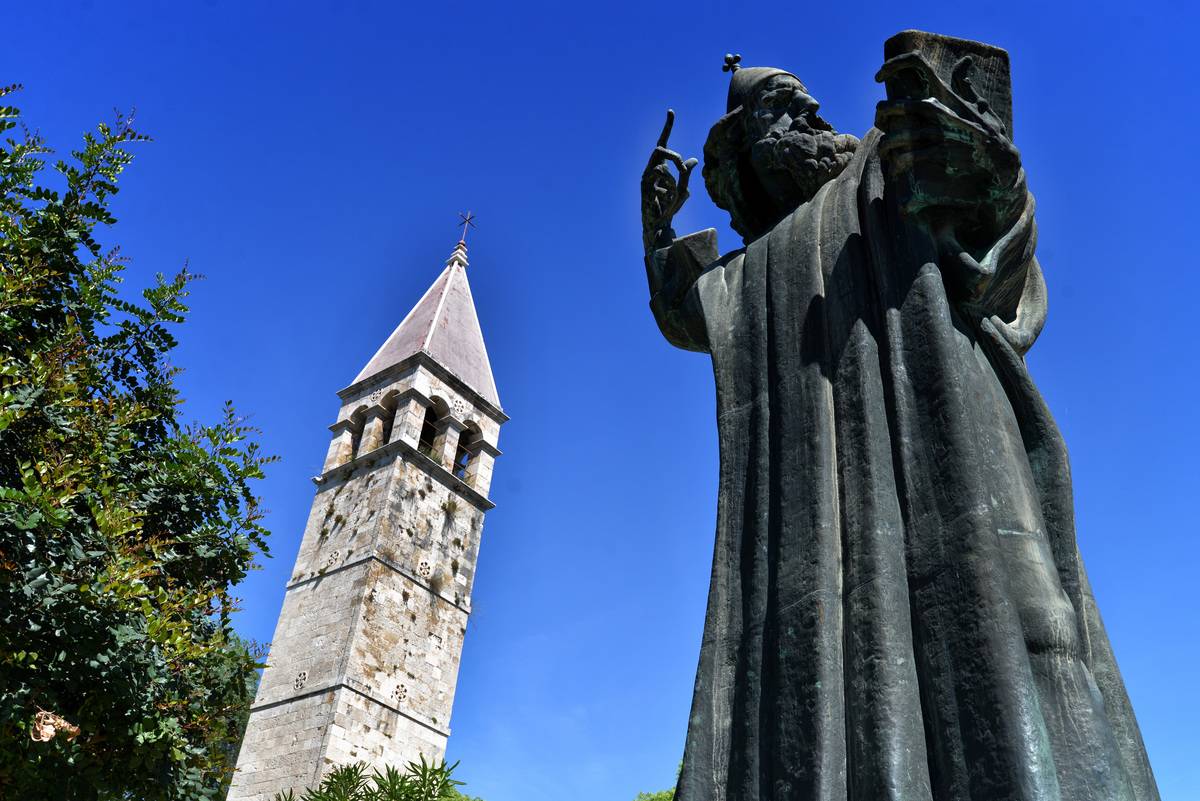 bishop gregory of nin croatia statue in split