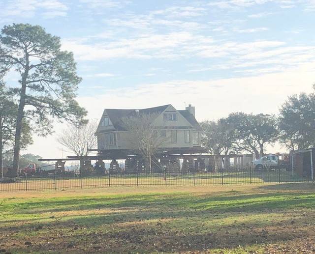 neighbors picking up and moving house