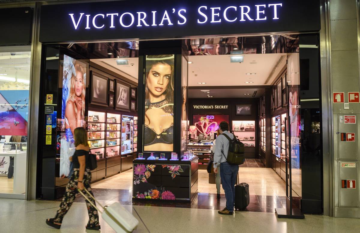 Victoria's Secret store front