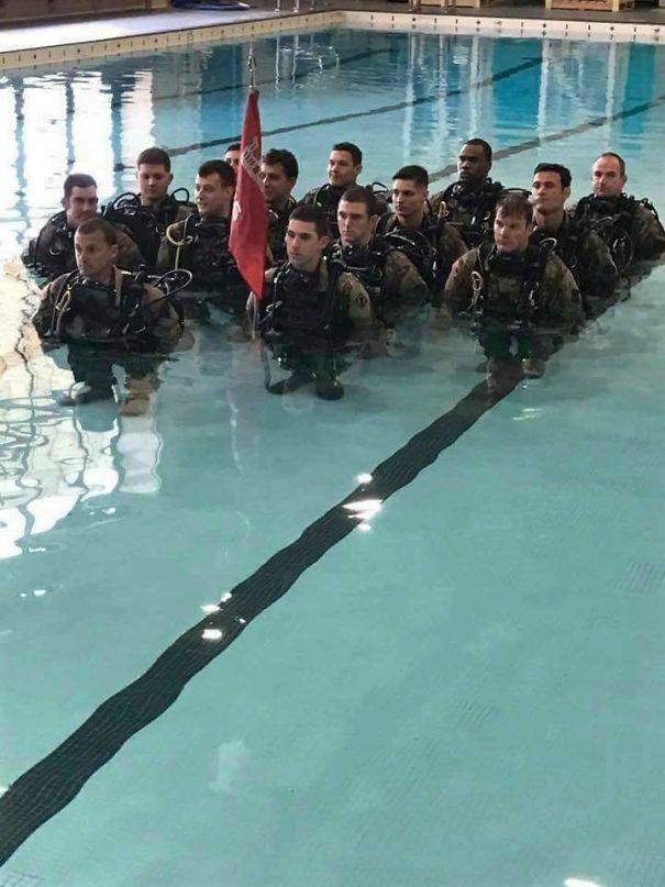 soldiers that look tiny in pool