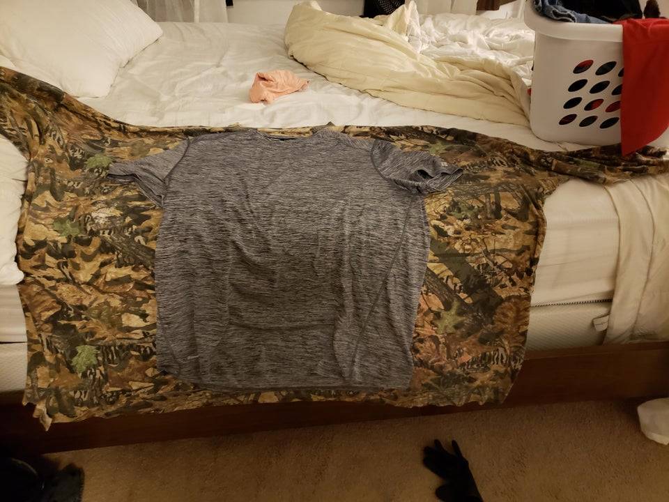 shirts show the difference between 400 pound weight loss