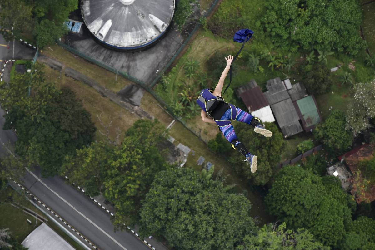 base jumping athlete