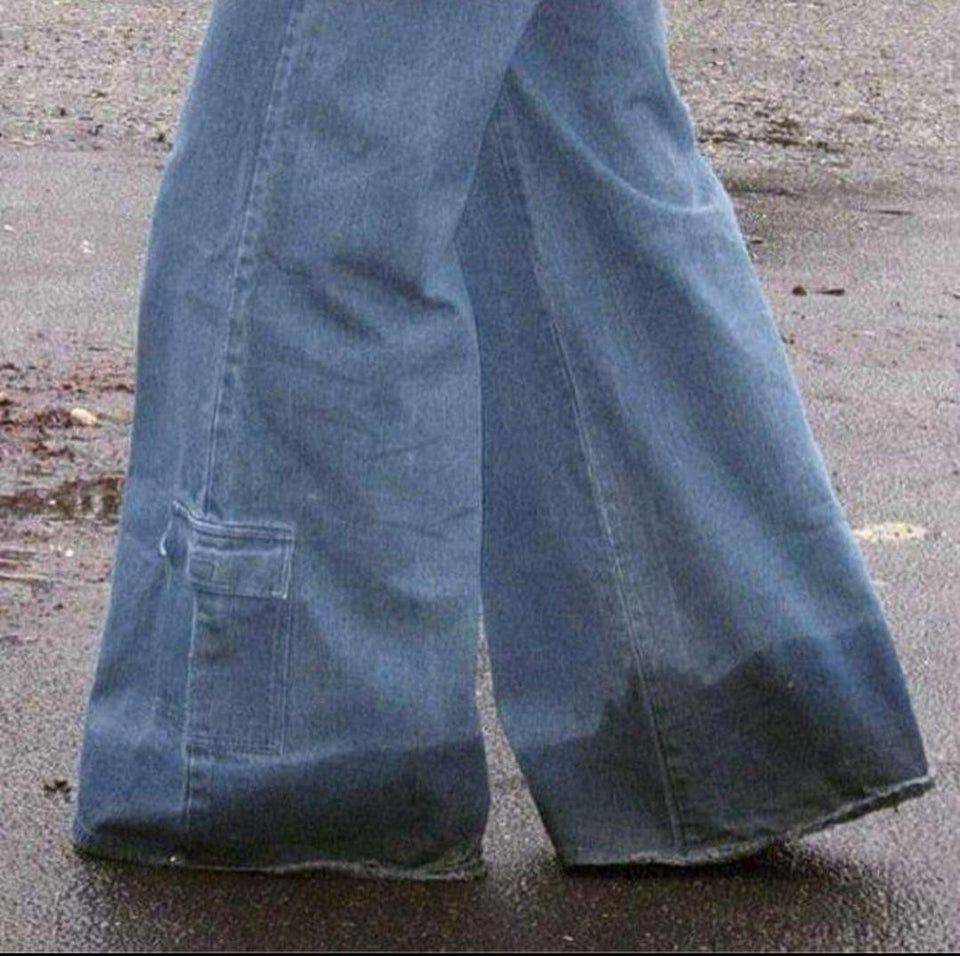 jeans that are soggy up to the ankle
