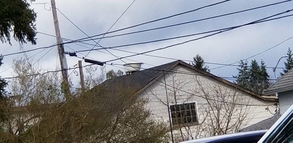 a tub on someone's roof
