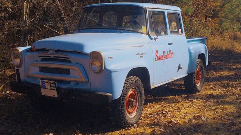 1958_International_Harvester_A-120_Travelette_4x4