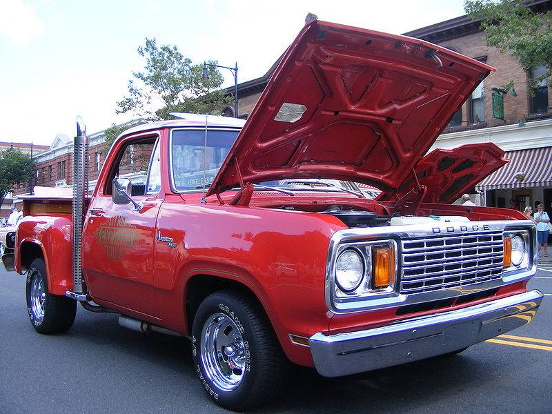 800px-Dodge_Lil_Red_Express
