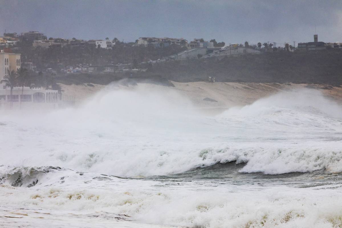 Large waves crash on the Mexican shore.