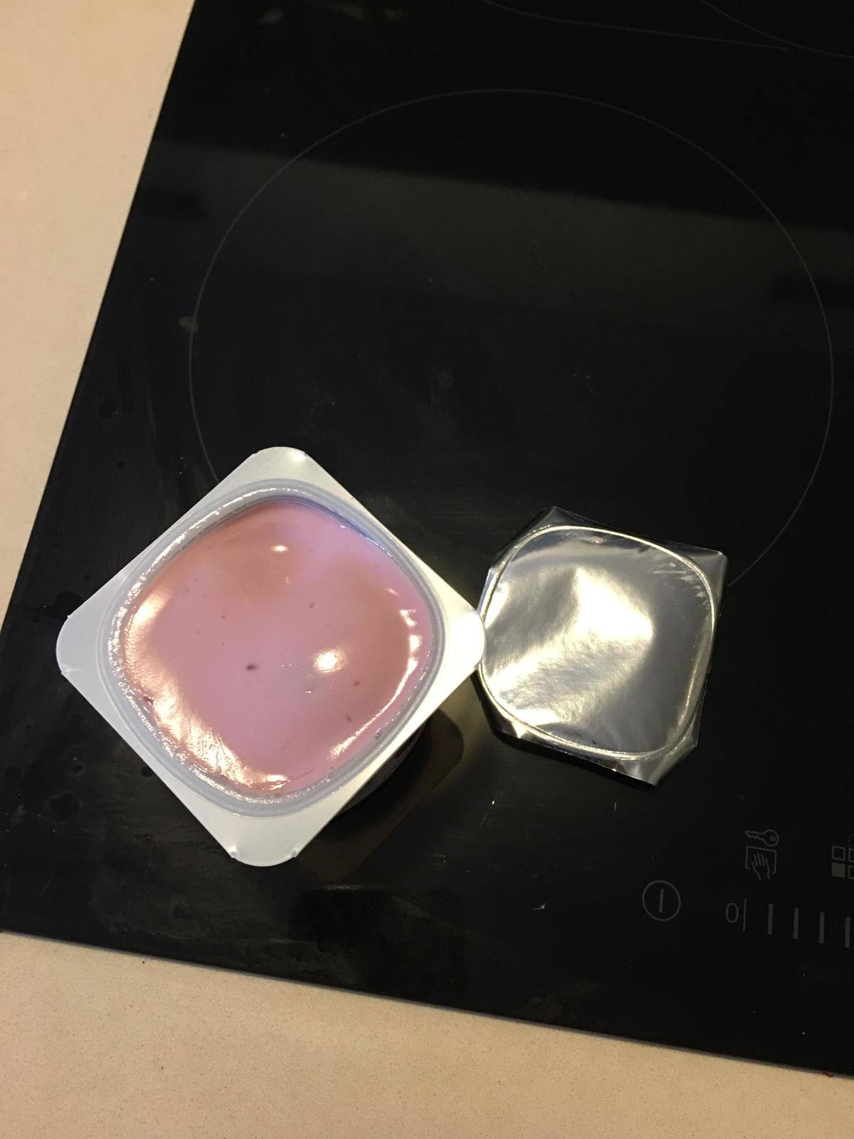 no yogurt on lid