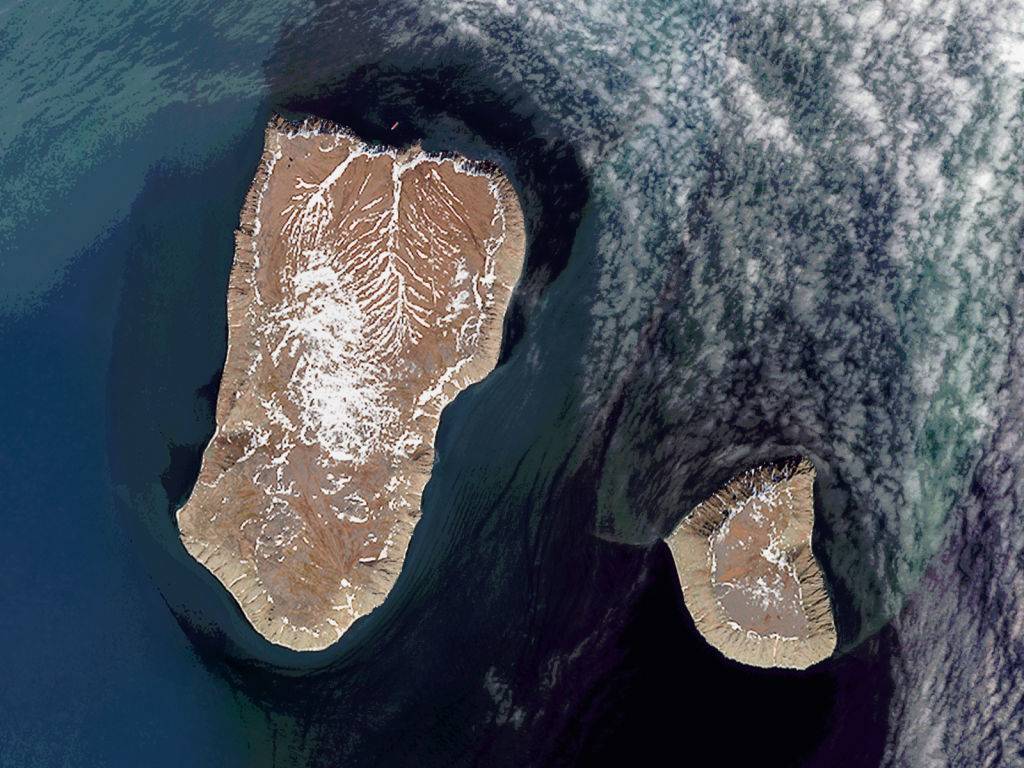 Picture of two islands 