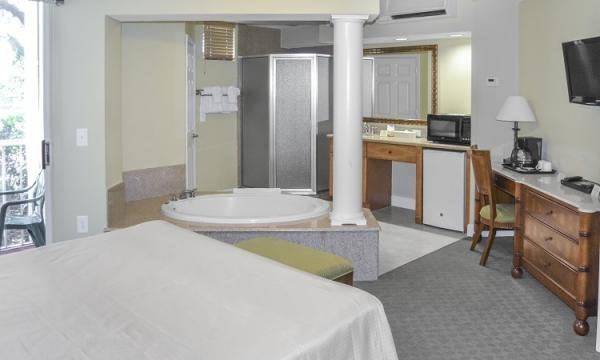 no partition hotel room