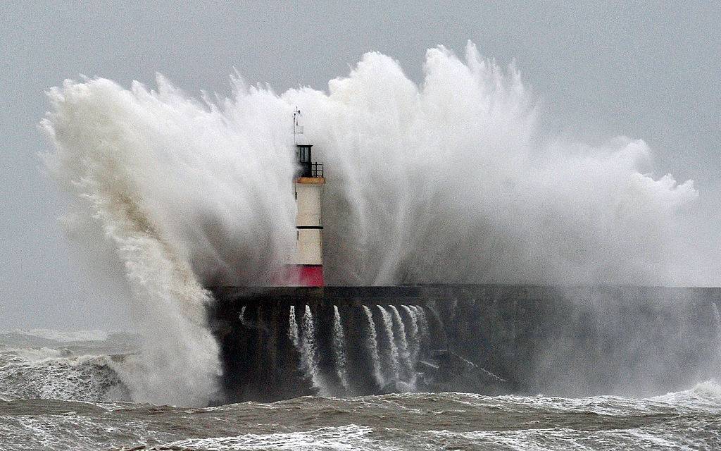 Picture of giant wave 