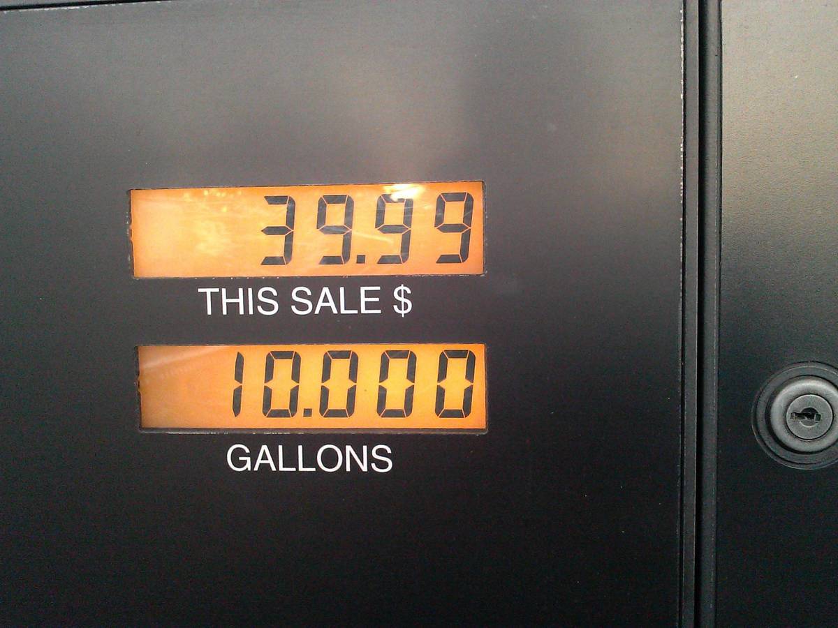 gas (39.99) vs gallon (100) price and amount are almost rounded up