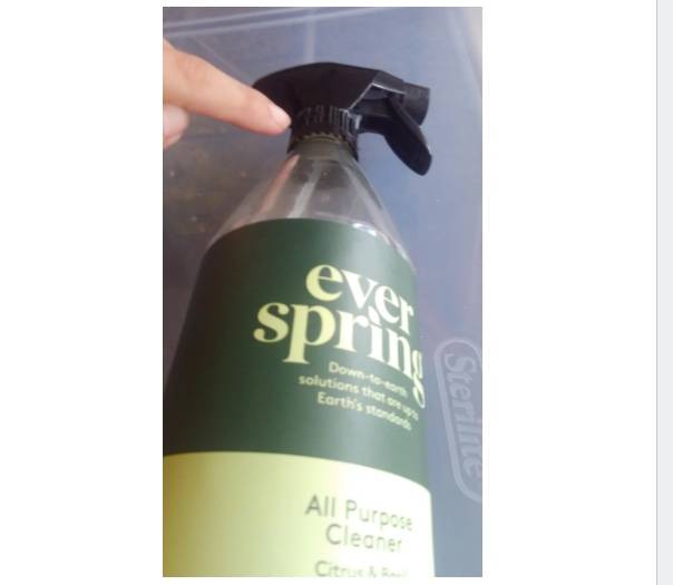 toothed spray bottle lid