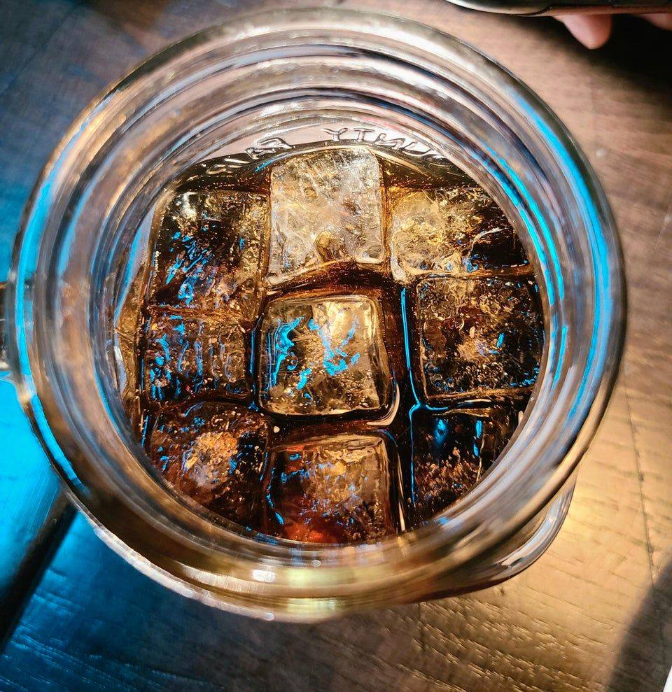 ice in drink arranged in grid pattern