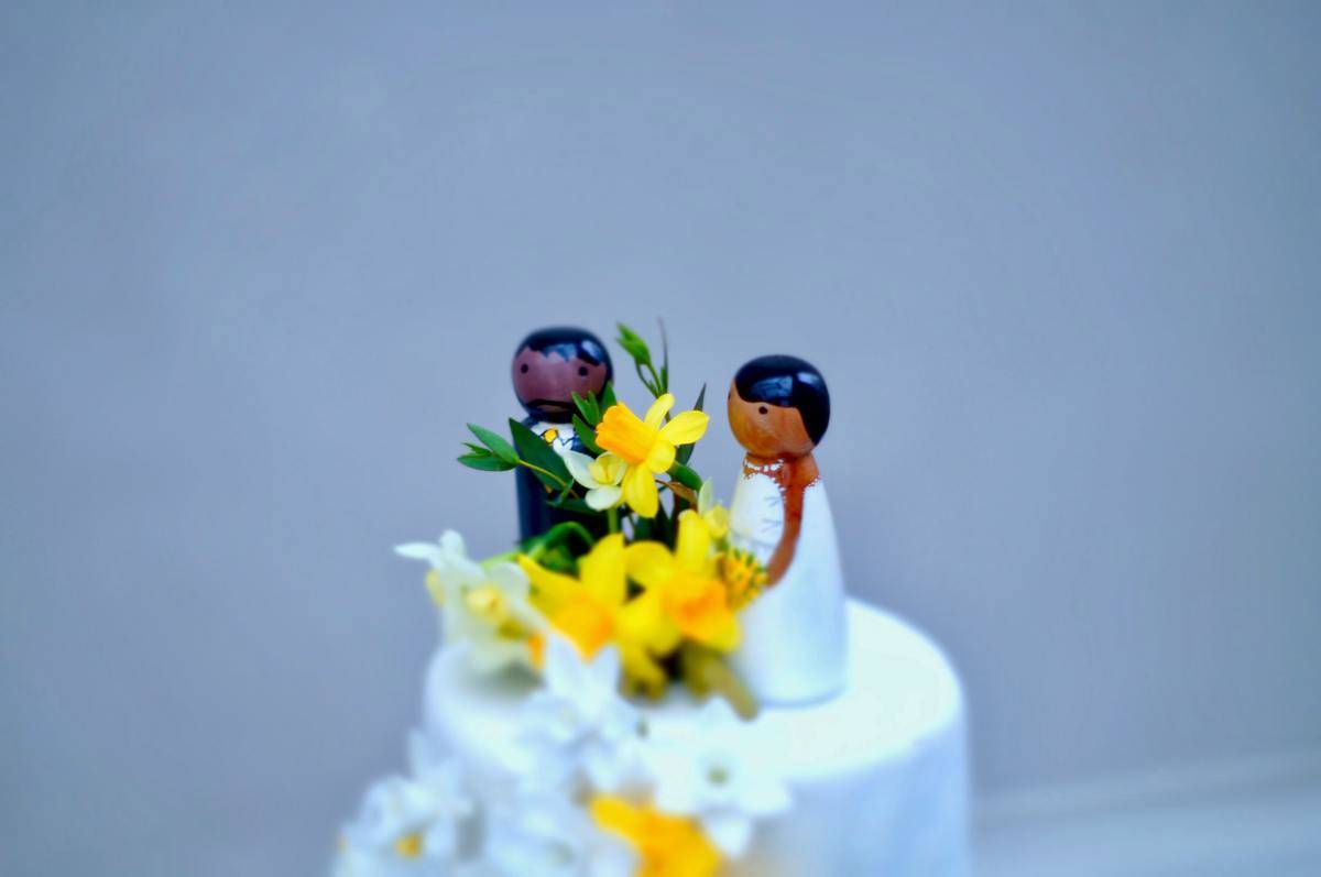 bride and groom cake toppers