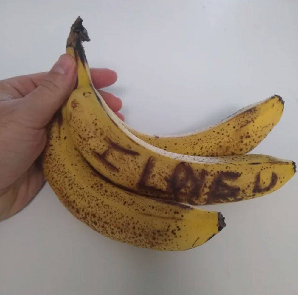 i love u written on banana 