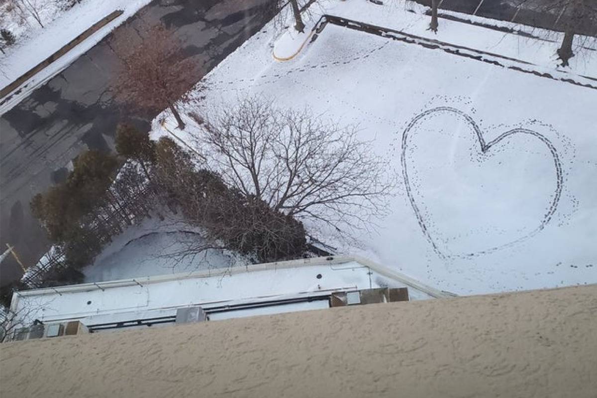 heart drawn on the snow