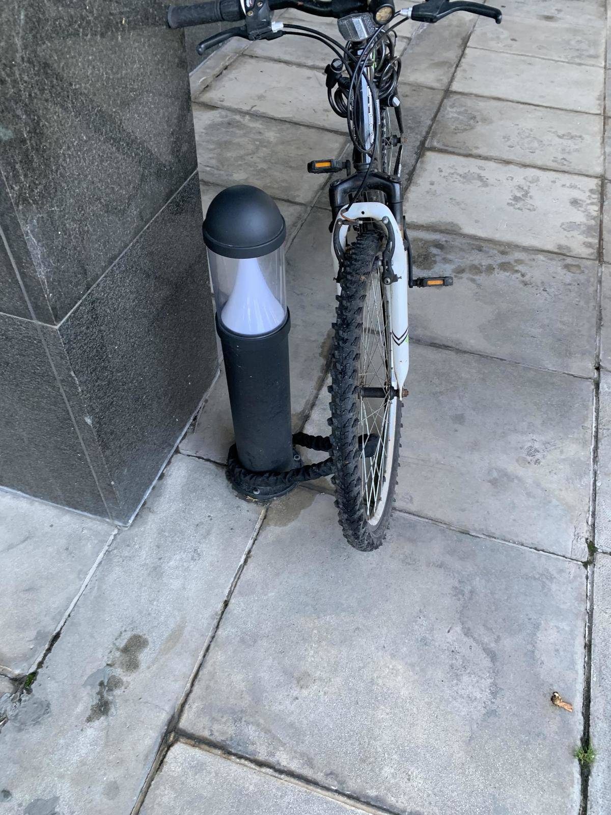 locking your bike with a rope