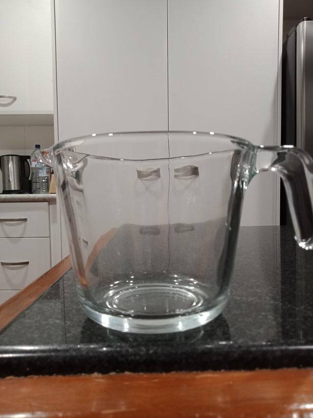 measuring cup with no lines