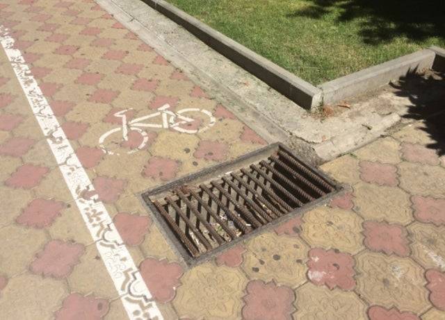 bike lane over grate